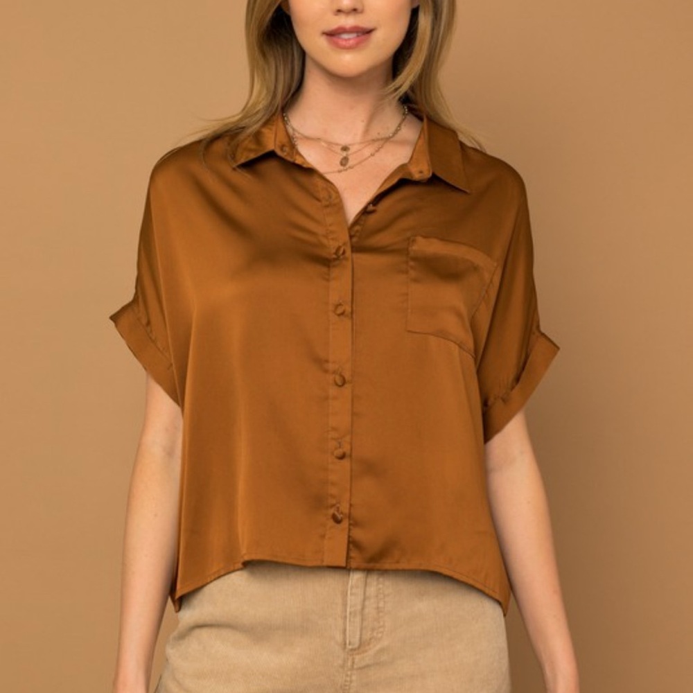 Gilli Boxy Button Down Shirt with Notched Collar